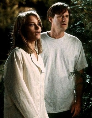 Bridget Fonda - Jezero