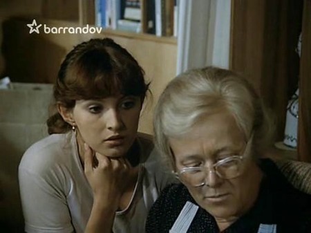 Zlata Adamovsk - Neco je ve